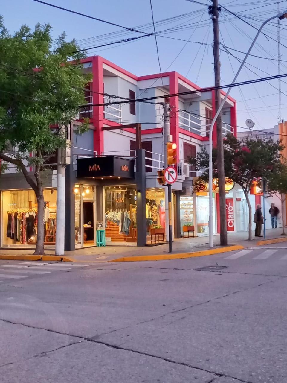 ミナ・クラベロComplejo Urquiza Departamentosアパートメント エクステリア 写真